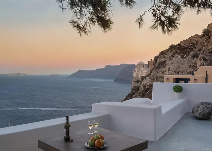 Pina Caldera Villa: Santorini Retreat With Private Pool Oia (Santorini)