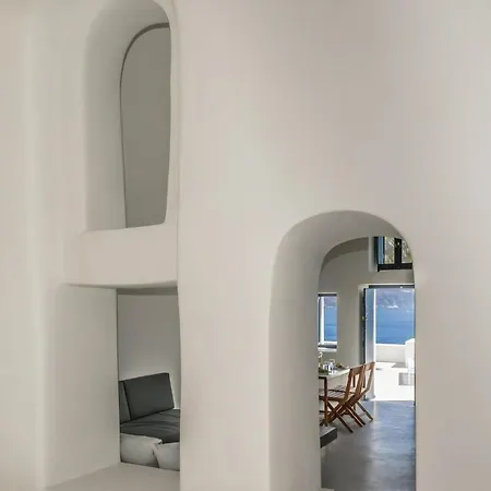 Pina Caldera Villa: Santorini Retreat With Private Pool Villa Oia (Santorini)