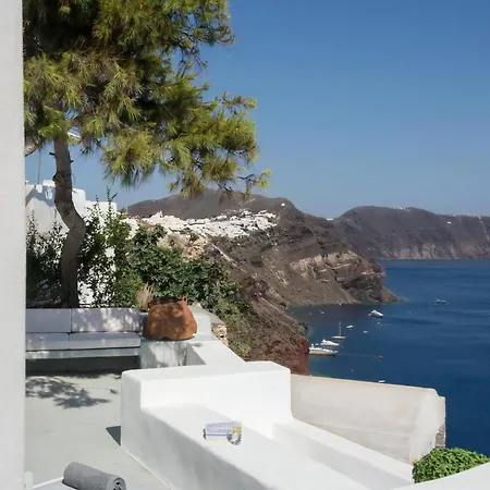 Pina Caldera Villa: Santorini Retreat With Private Pool