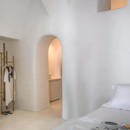 Pina Caldera Villa: Santorini Retreat With Private Pool Villa