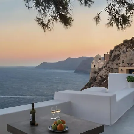 Pina Caldera Villa: Santorini Retreat With Private Pool *