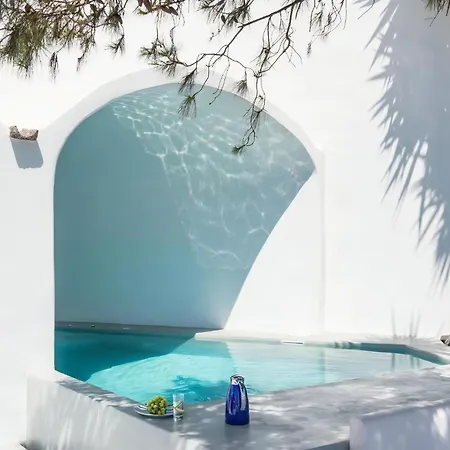 Pina Caldera Villa: Santorini Retreat With Private Pool Oia (Santorini)
